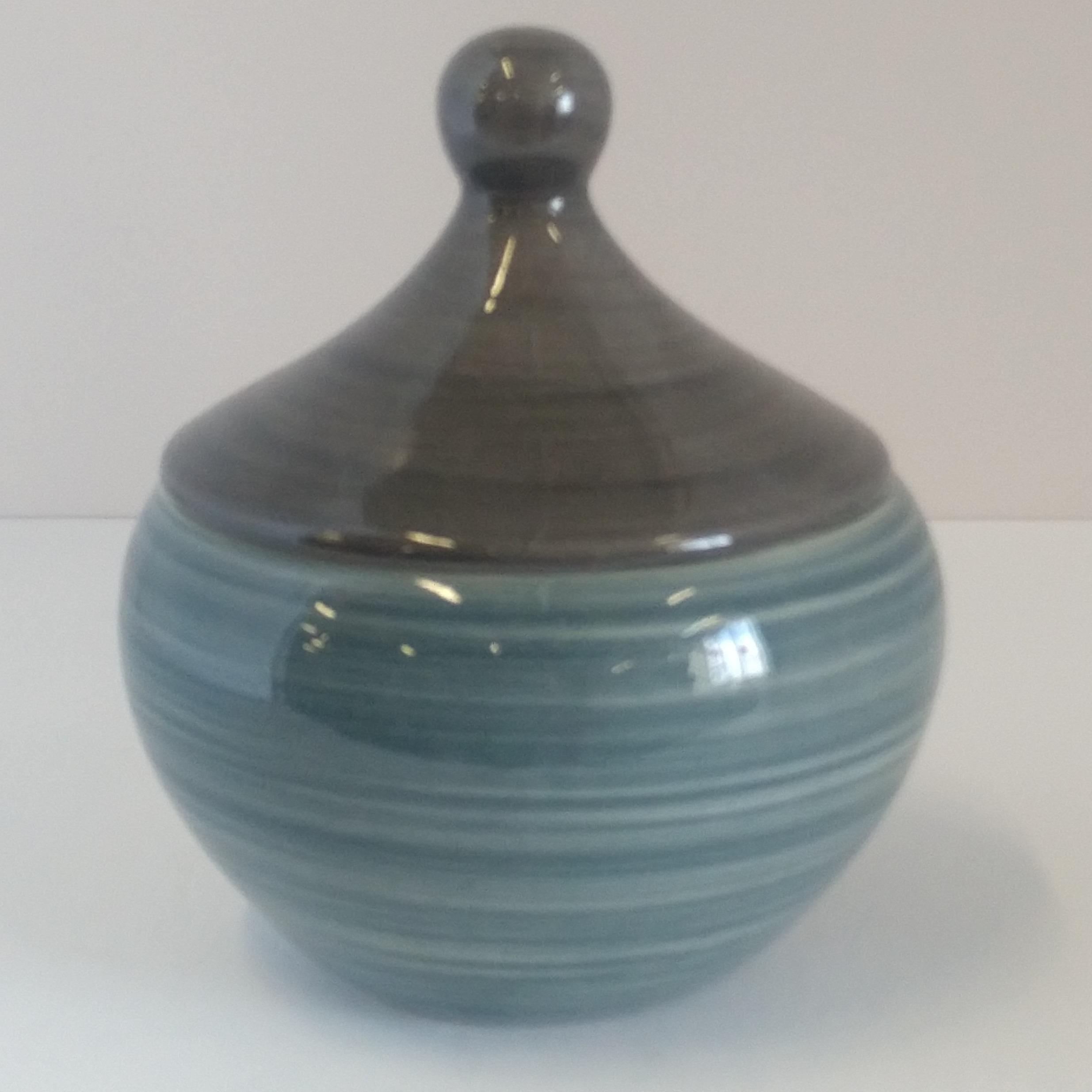 Bowl w/ lid