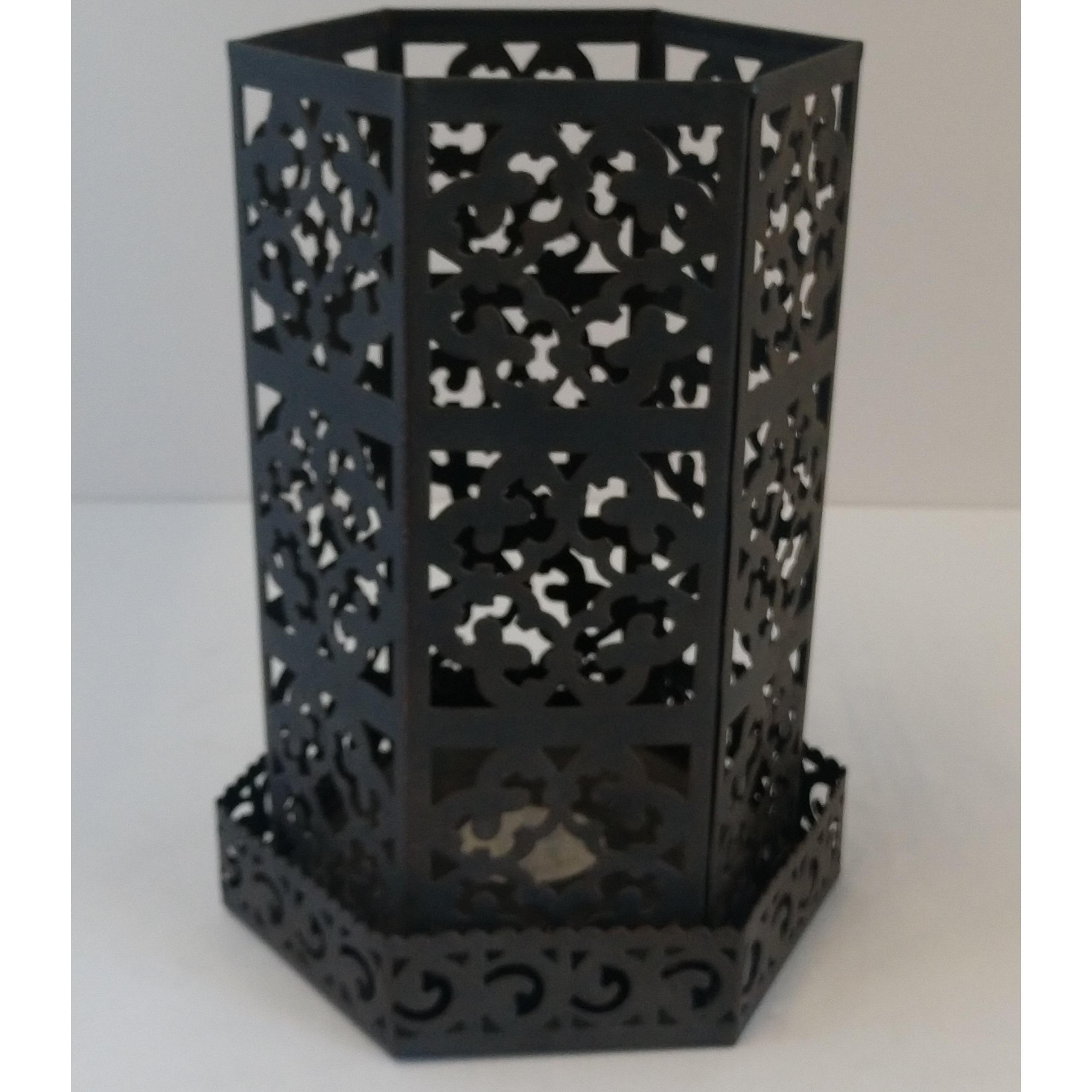 Metal Candleholder