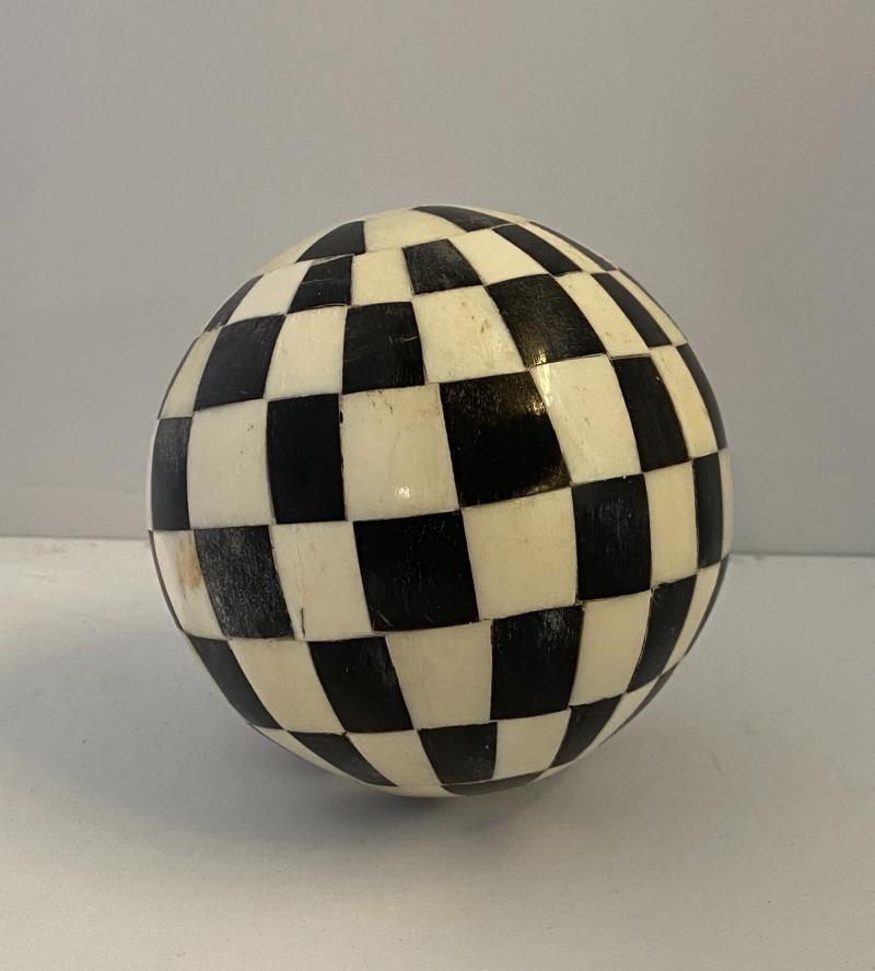 Black And White Ball Decor